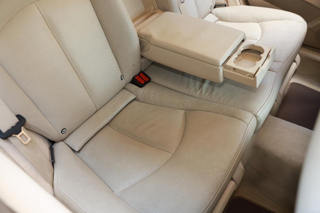 Mercedes-Benz E500  2004