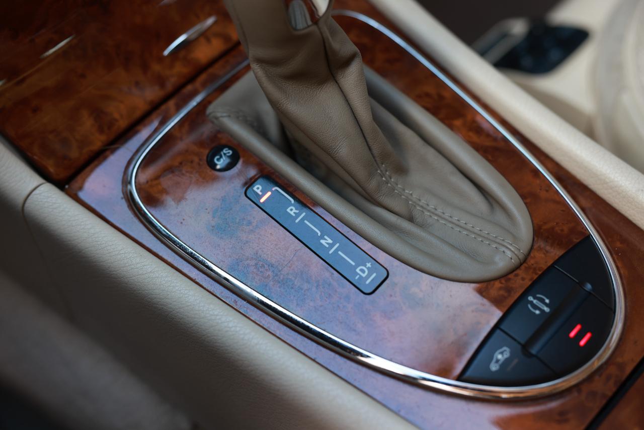 Mercedes-Benz E500  2004