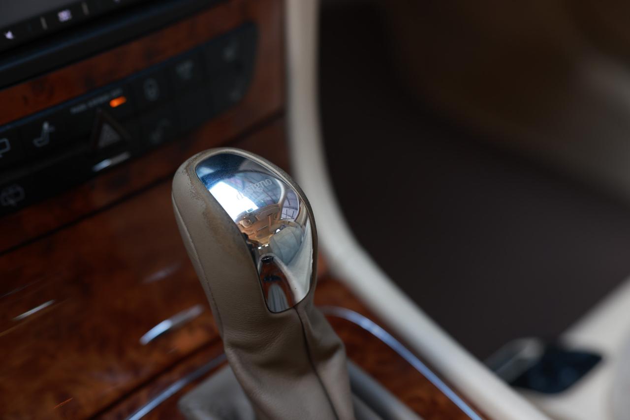 Mercedes-Benz E500  2004