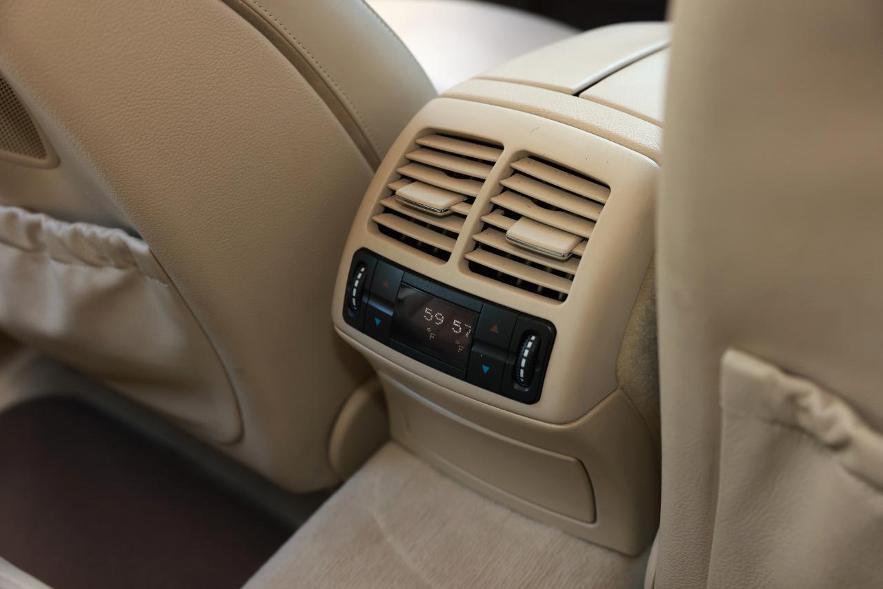 Mercedes-Benz E500  2004