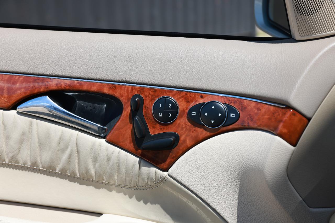 Mercedes-Benz E500  2004