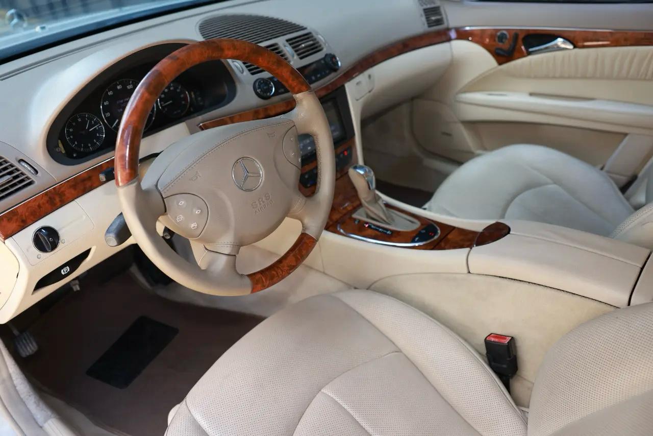 Mercedes-Benz E500  2004