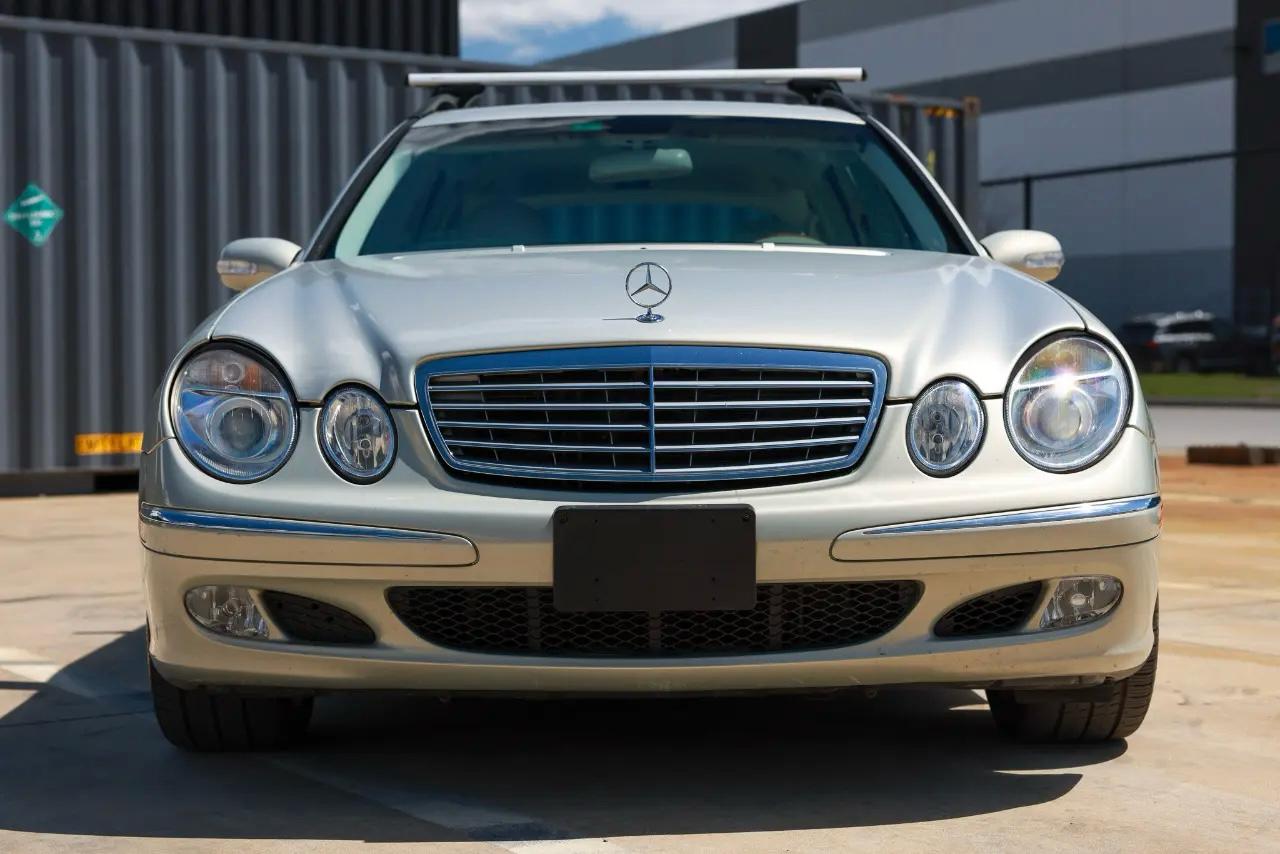 Mercedes-Benz E500  2004