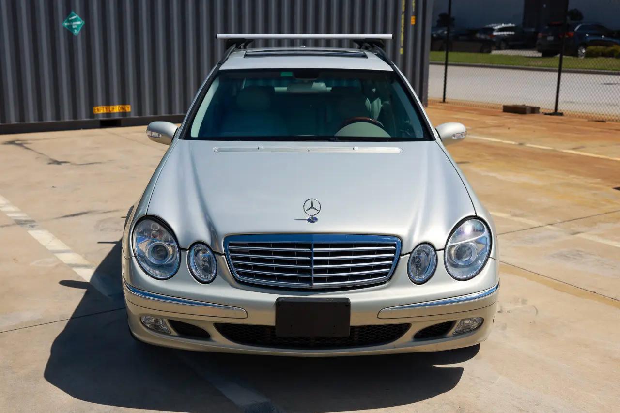 Mercedes-Benz E500  2004