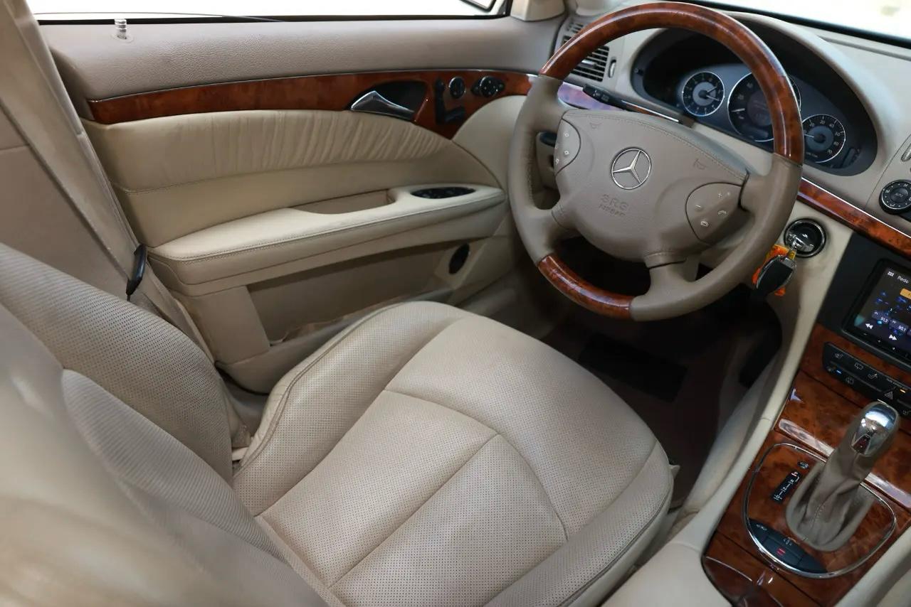 Mercedes-Benz E500  2004