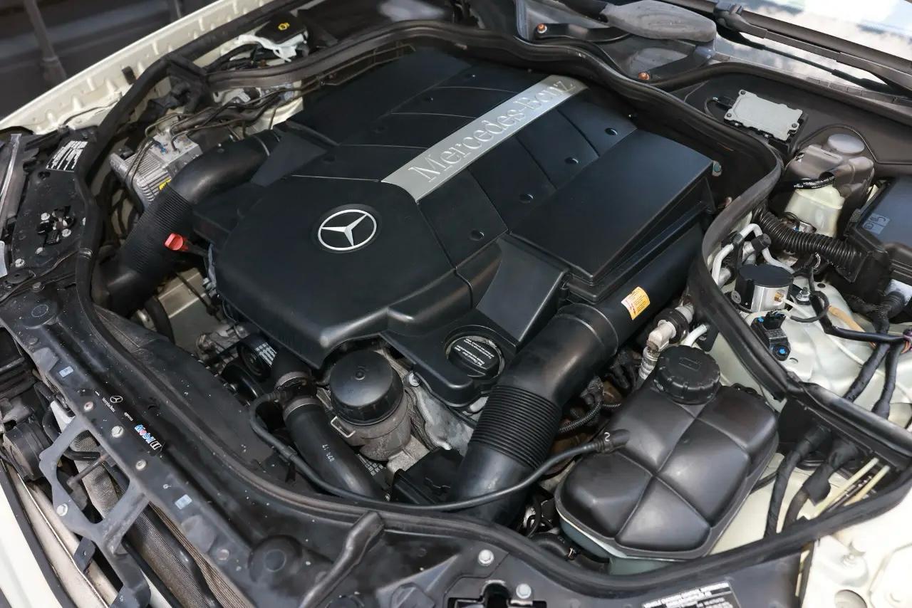 Mercedes-Benz E500  2004