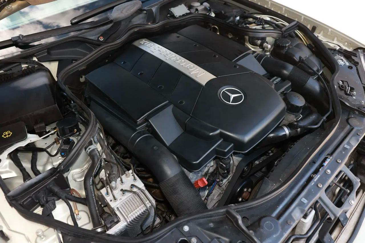 Mercedes-Benz E500  2004