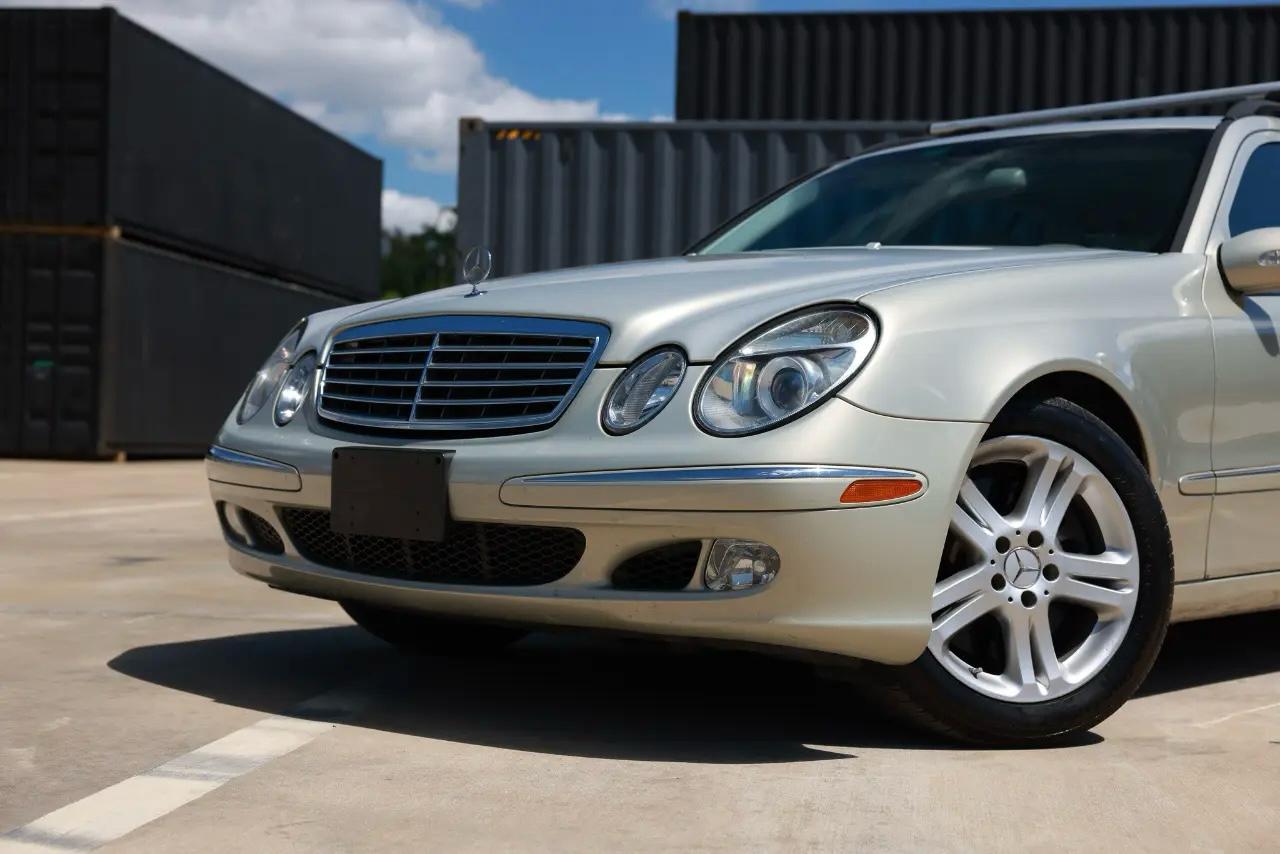 Mercedes-Benz E500  2004