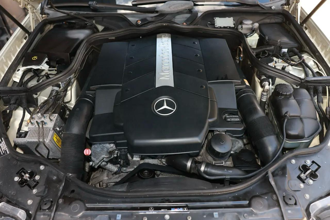 Mercedes-Benz E500  2004