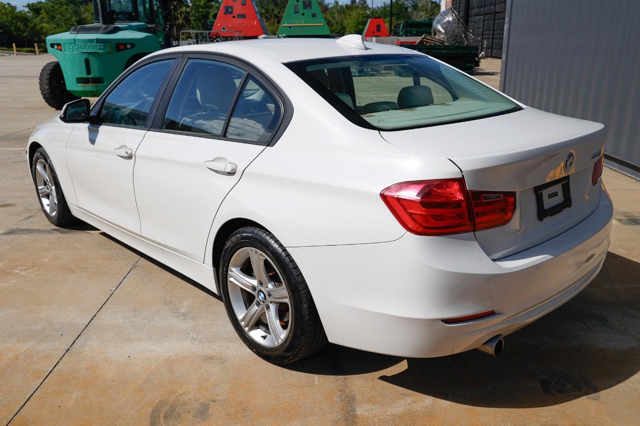 BMW 320i  2014