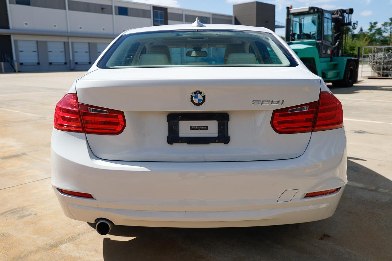 BMW 320i  2014