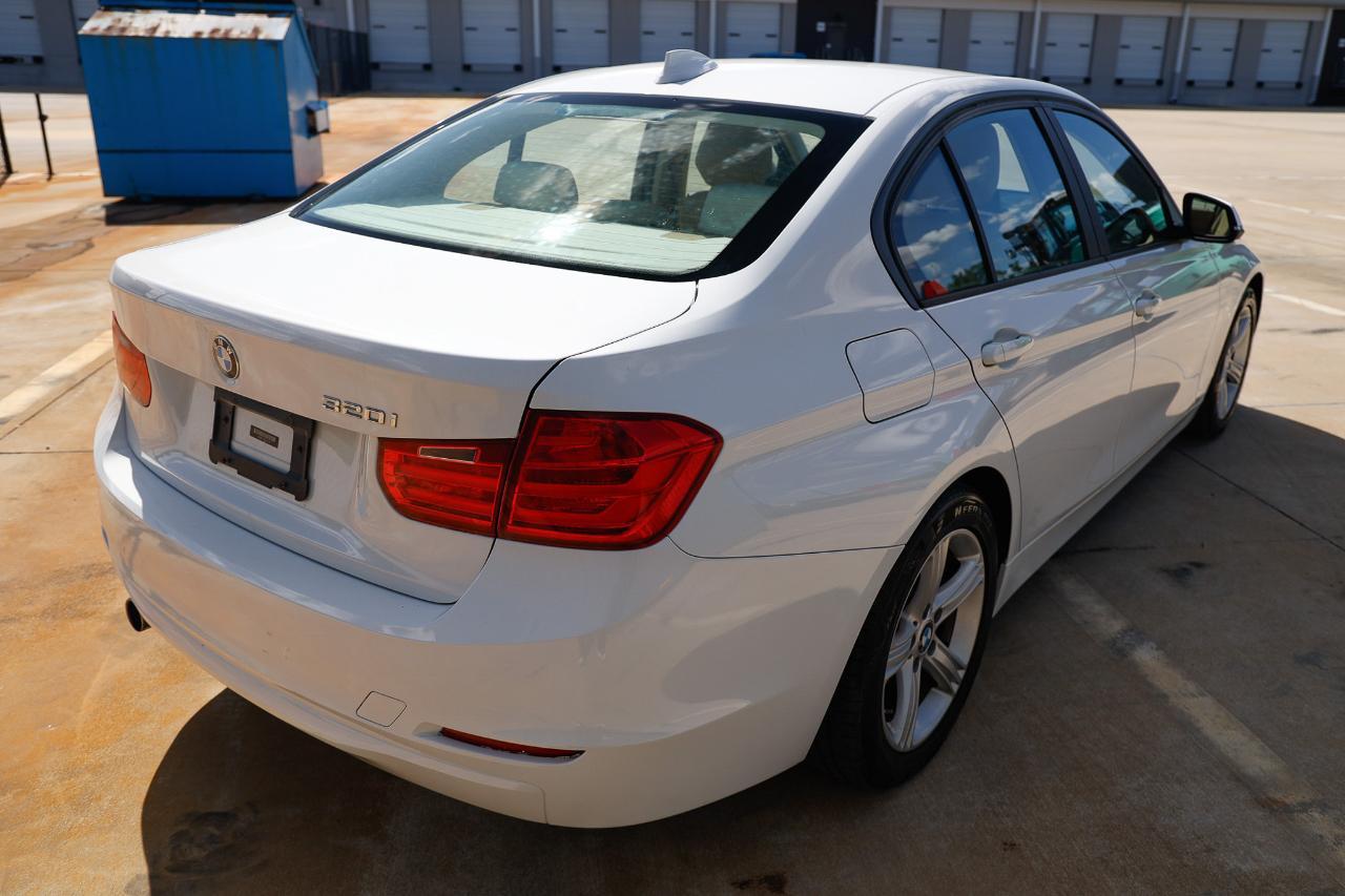 BMW 320i  2014