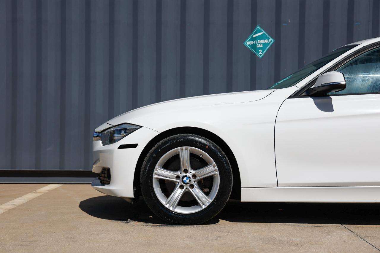 BMW 320i  2014