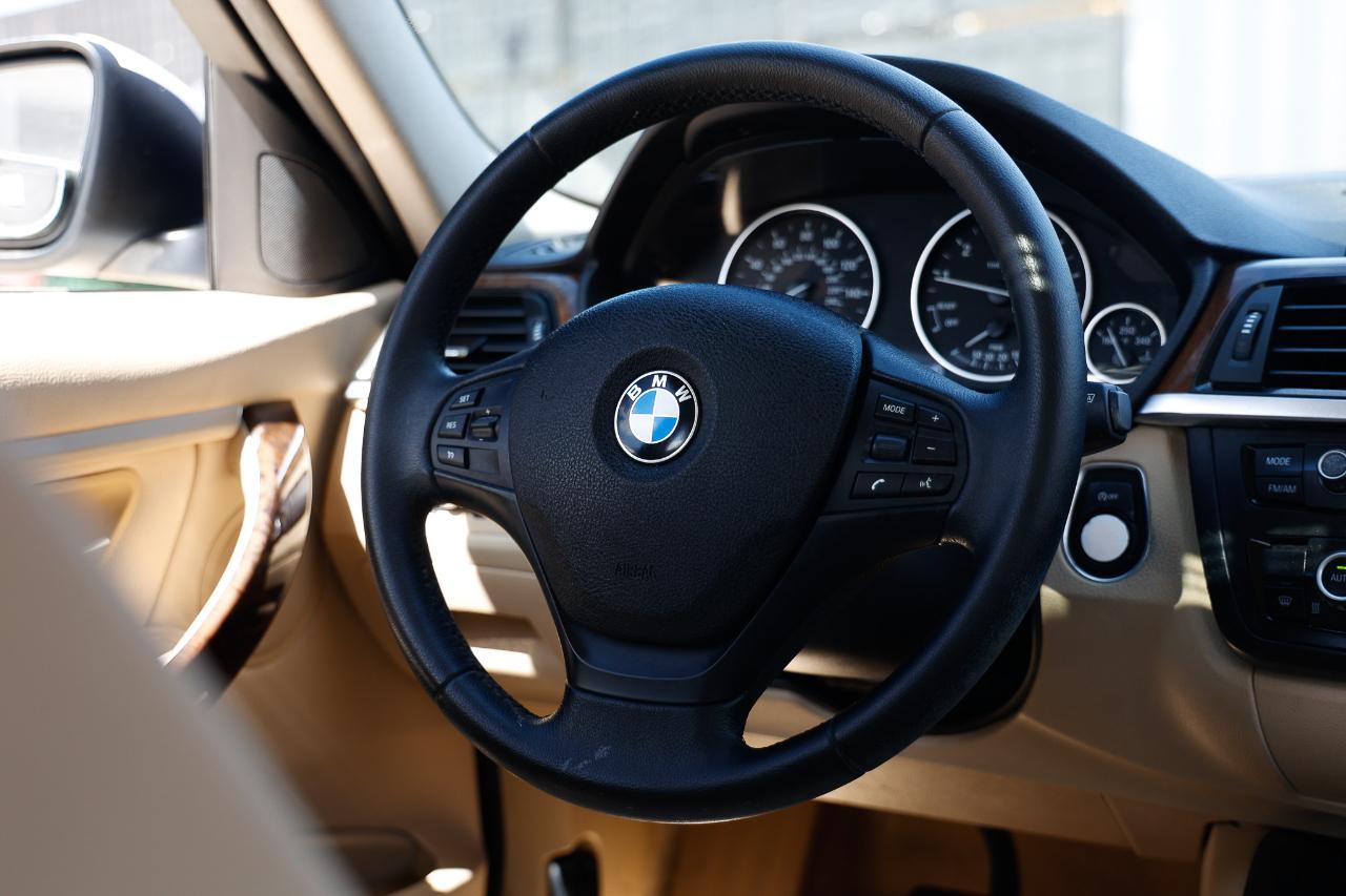 BMW 320i  2014