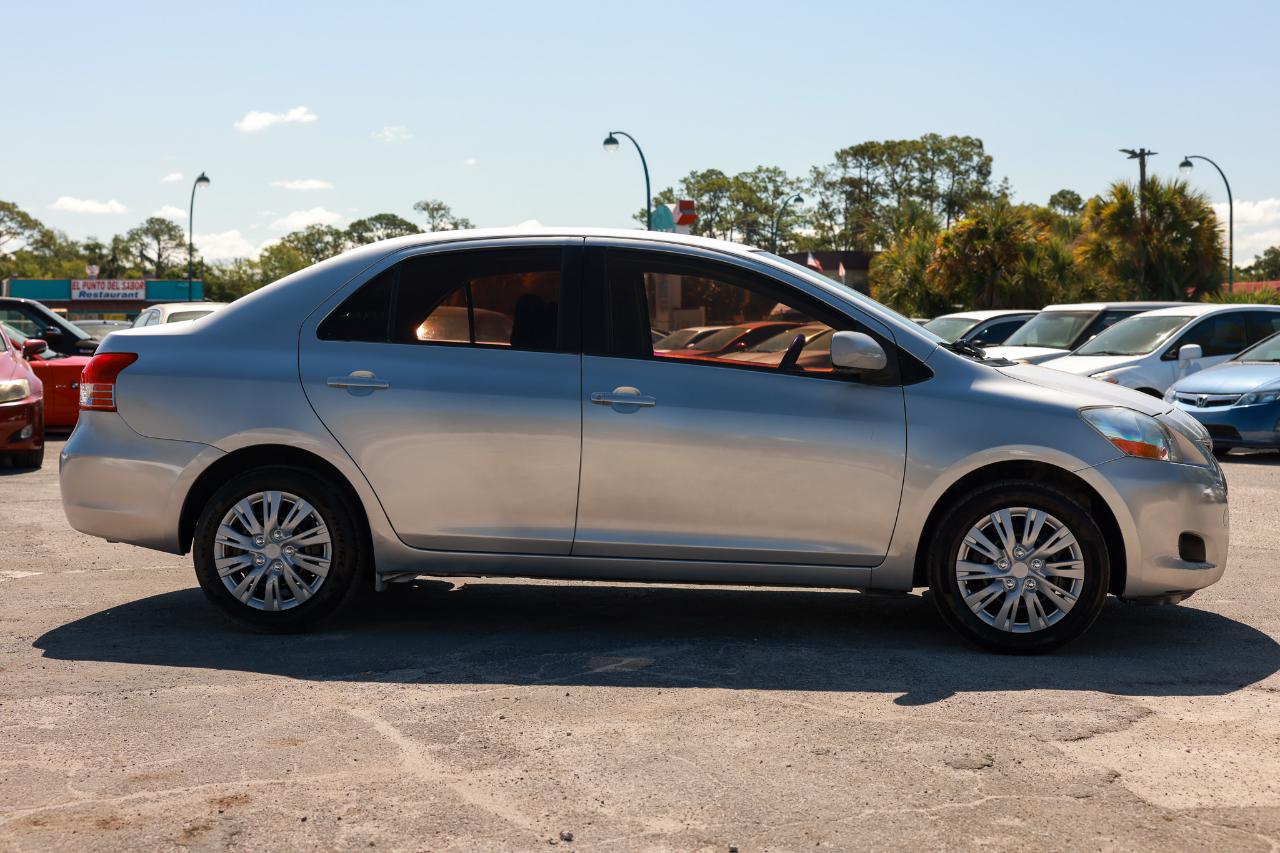 Toyota Yaris  2010