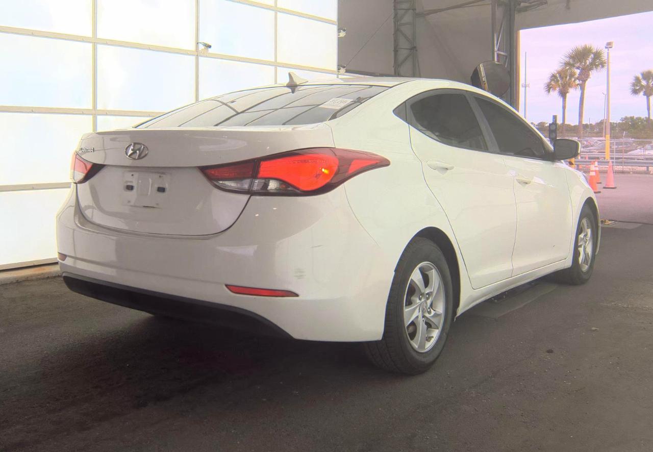 Hyundai Elantra  2014