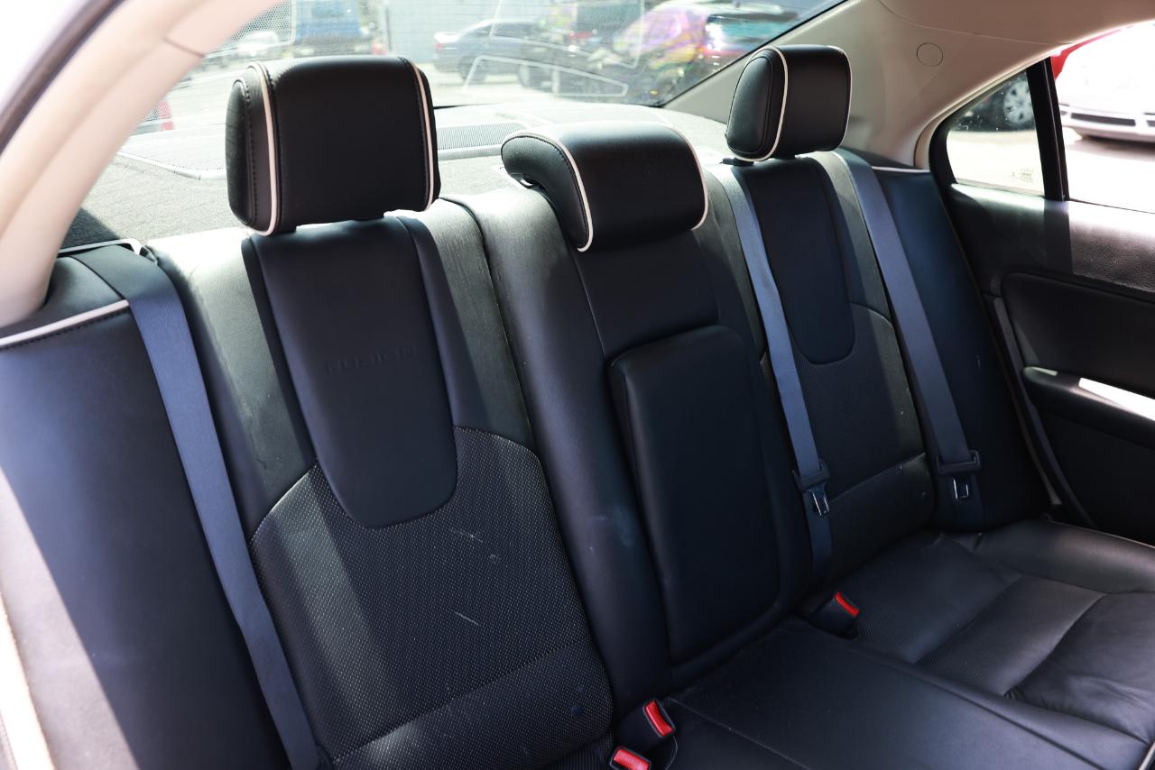 Ford Fusion  2012