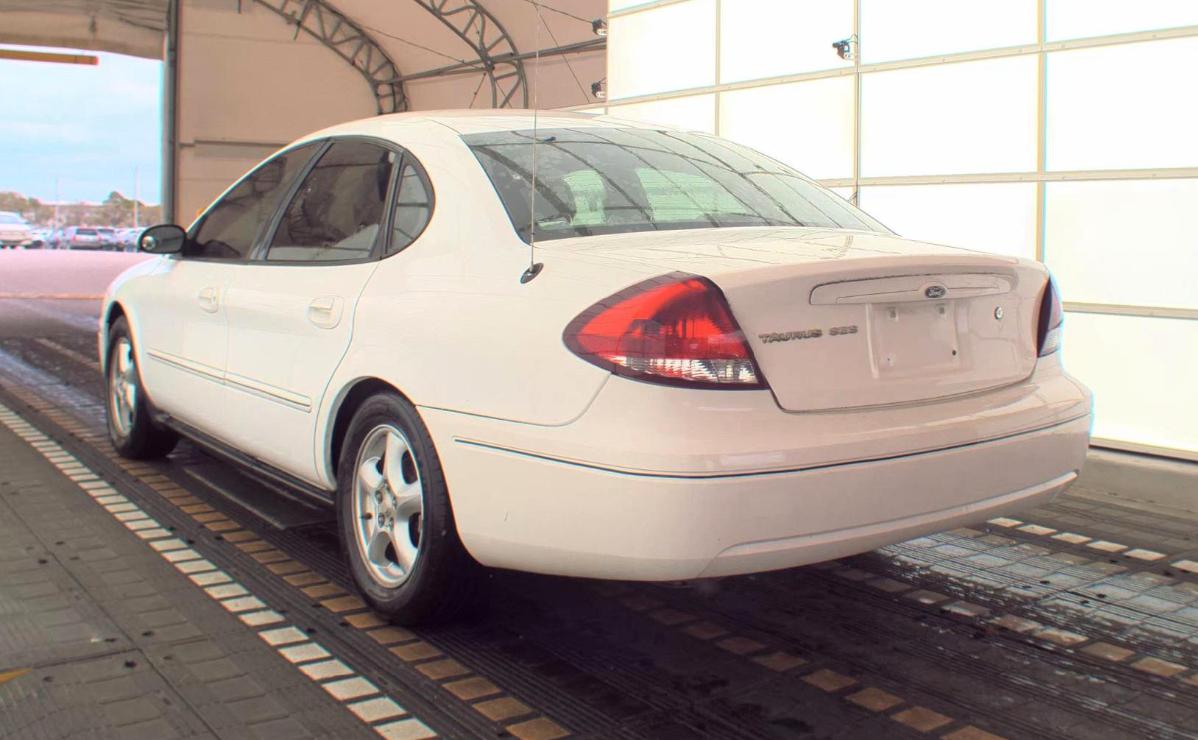 Ford Taurus  2004