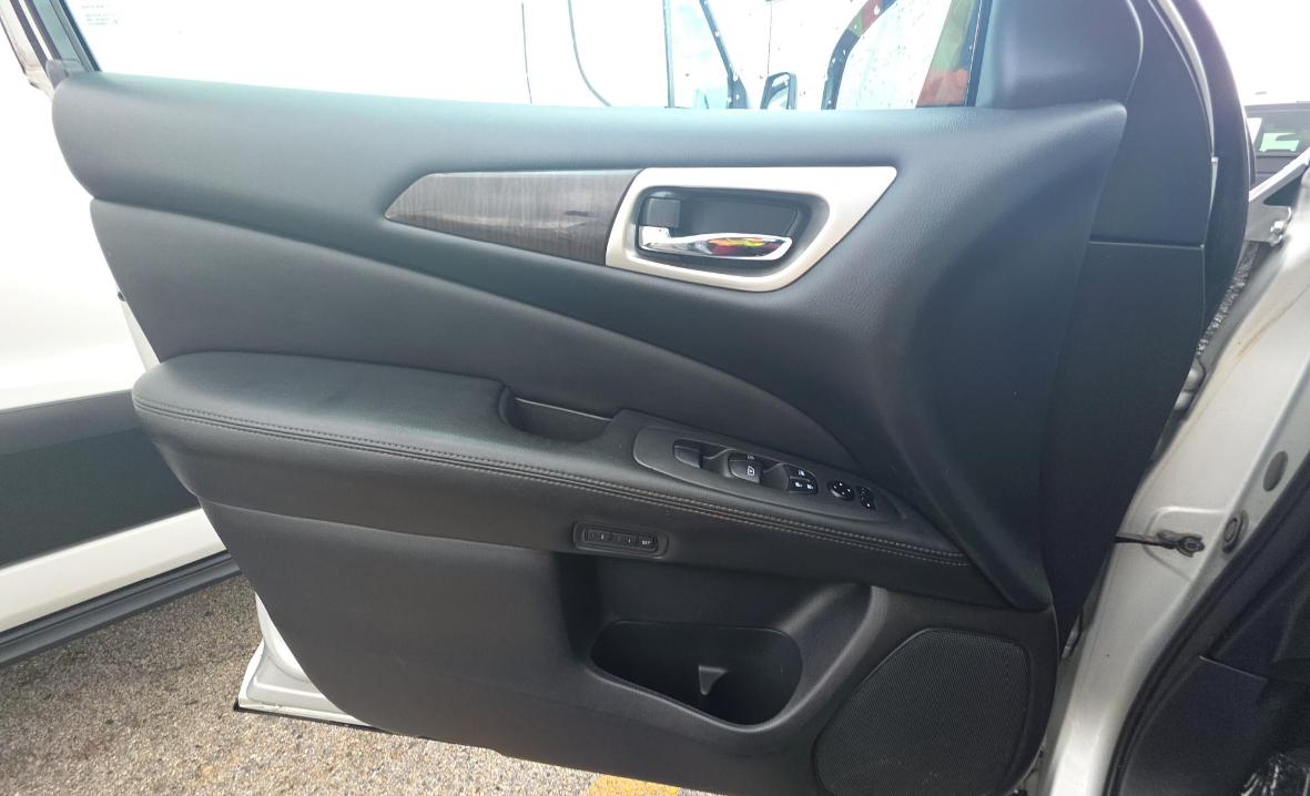 Nissan Pathfinder  2013