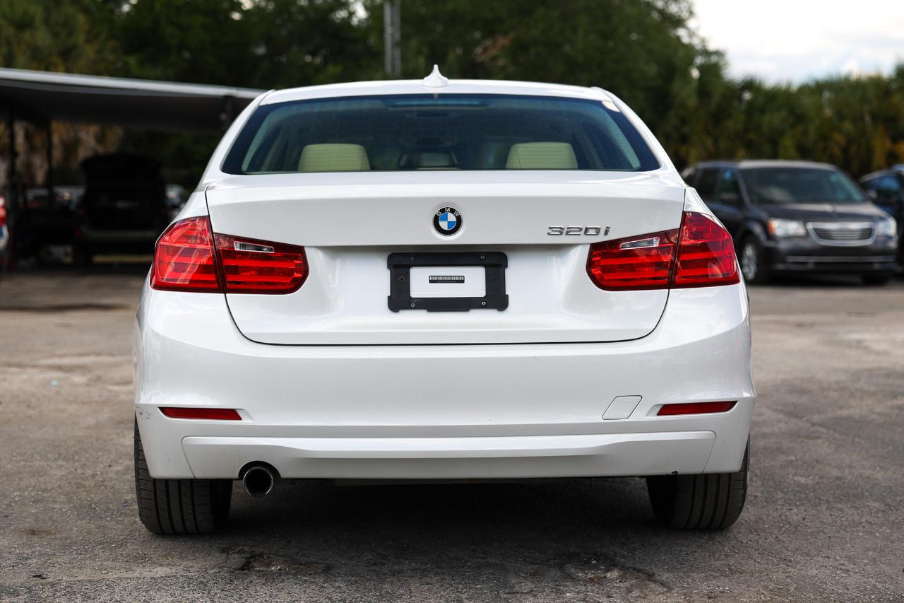 BMW 320i  2014