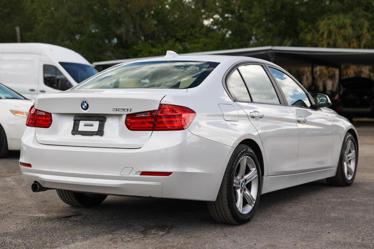 BMW 320i  2014