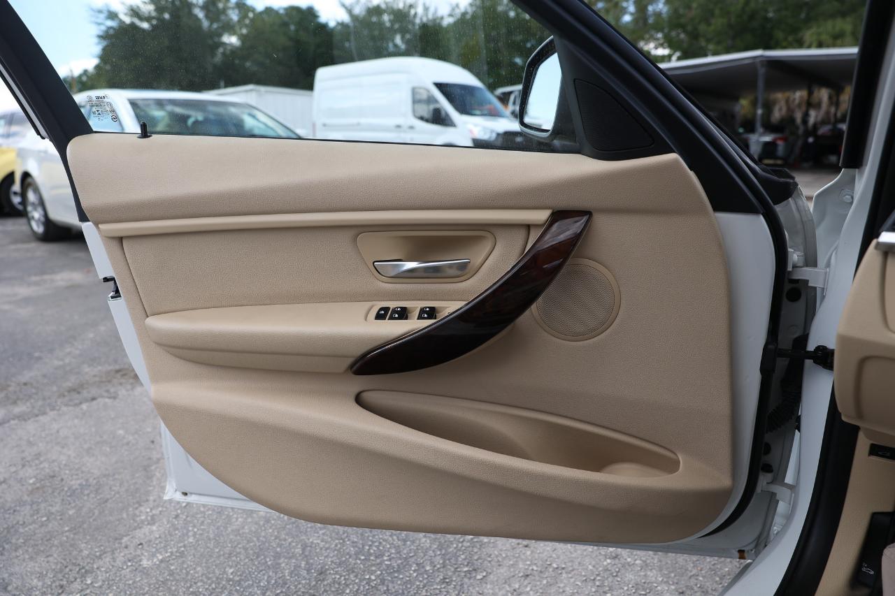 BMW 320i  2014