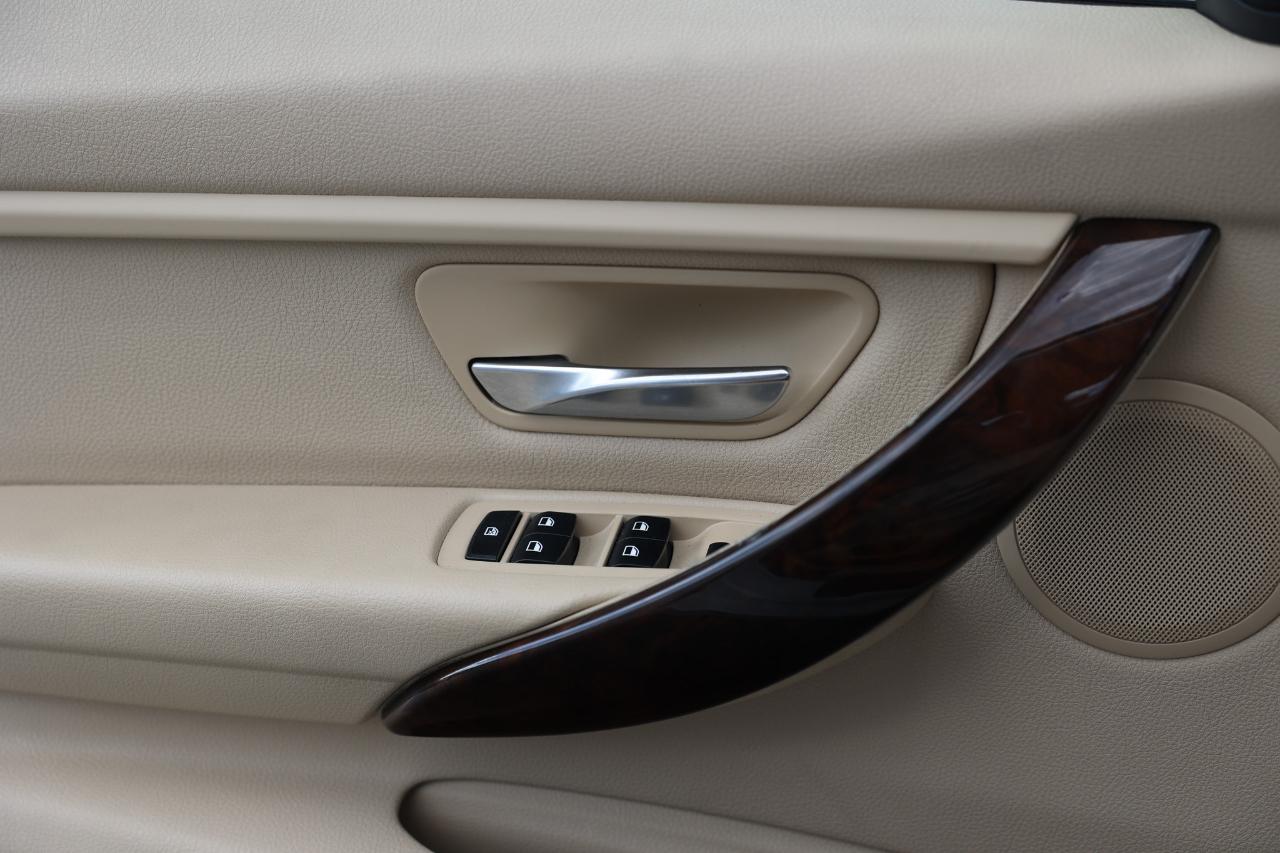 BMW 320i  2014