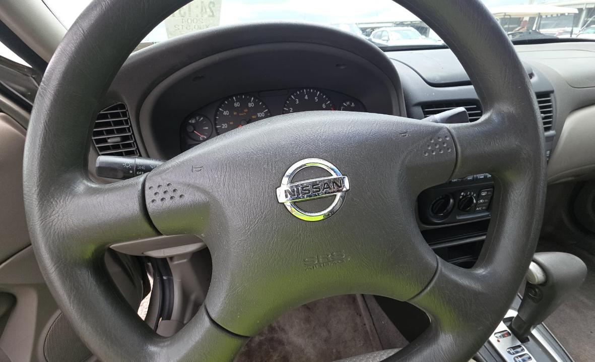 Nissan Sentra  2004