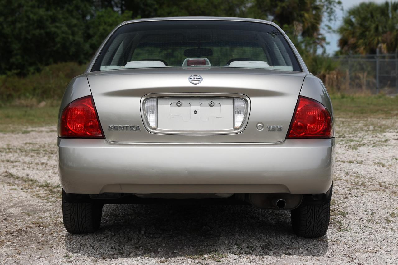 Nissan Sentra  2004