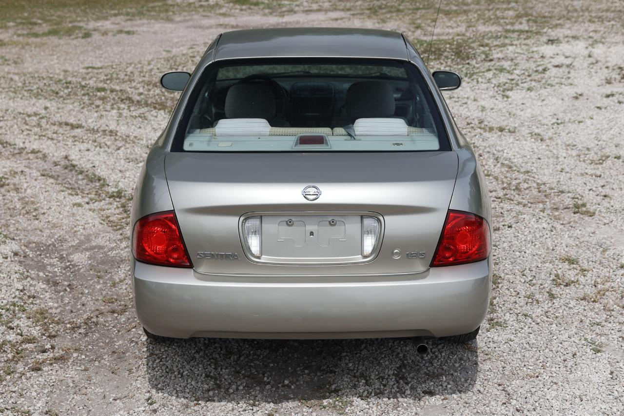 Nissan Sentra  2004
