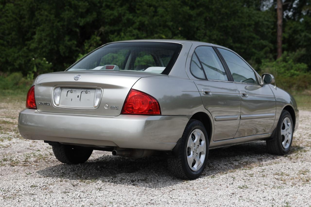 Nissan Sentra  2004
