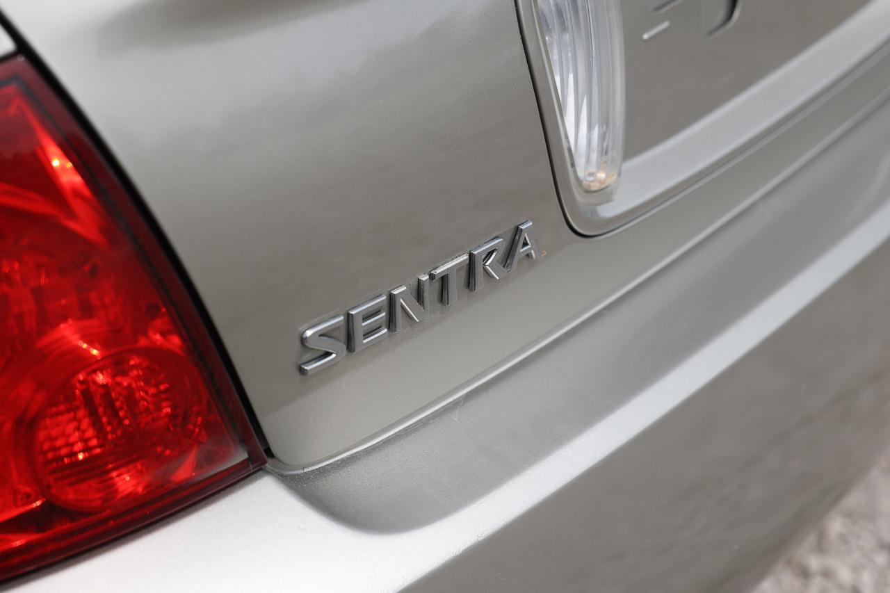 Nissan Sentra  2004