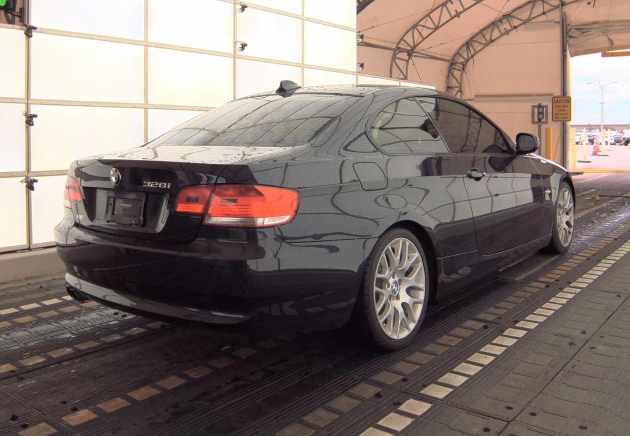 BMW 328i  2010