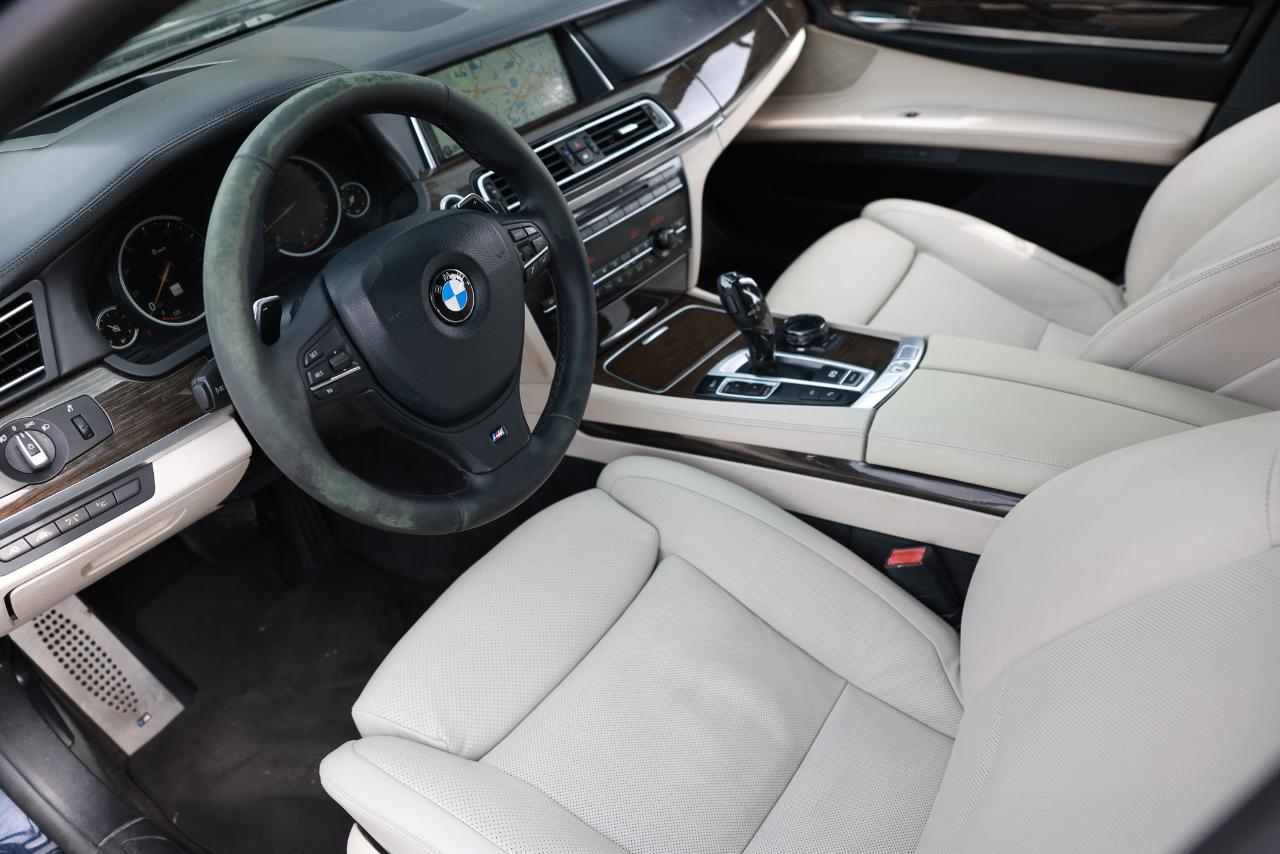 BMW 750Li  2014