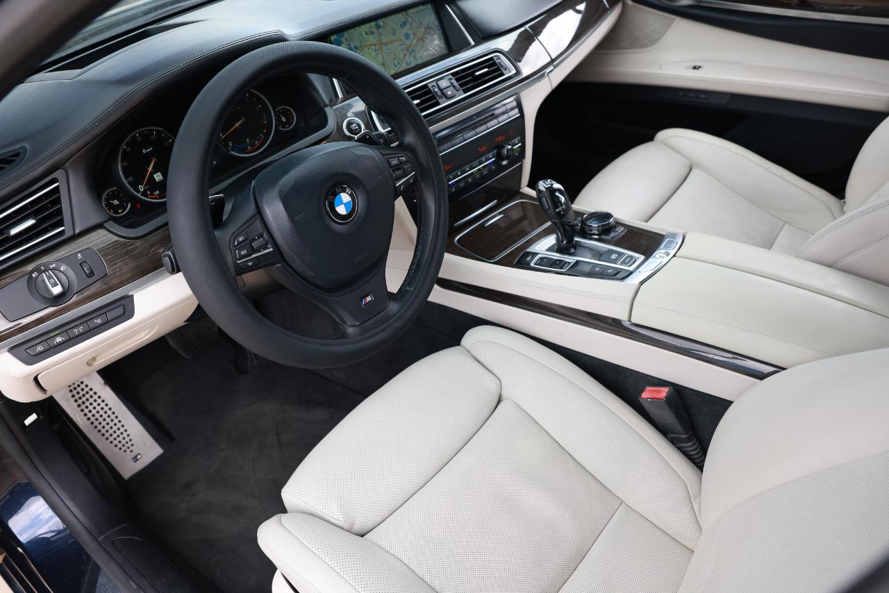 BMW 750Li  2014