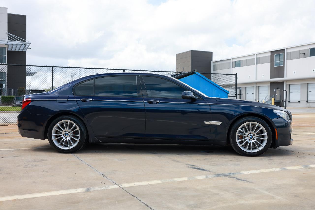 BMW 750Li  2014