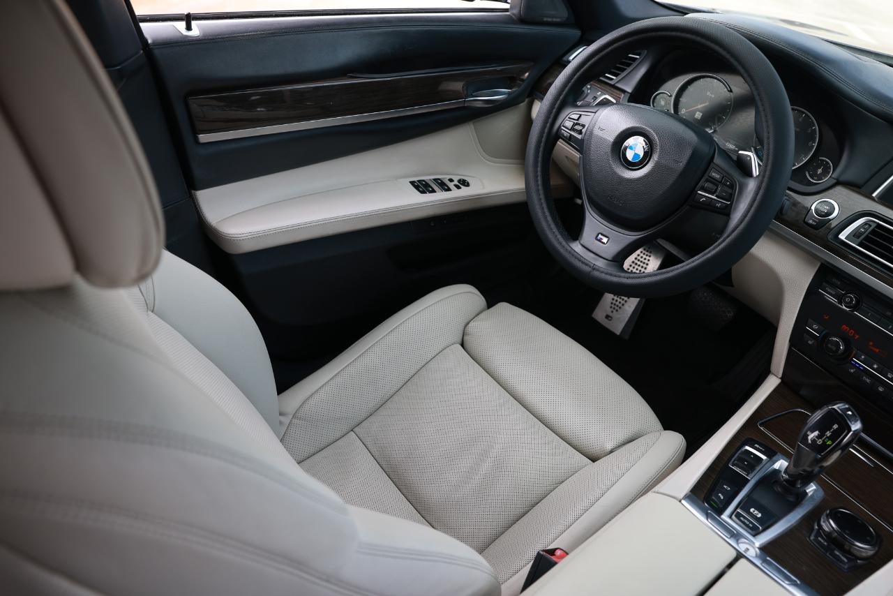 BMW 750Li  2014