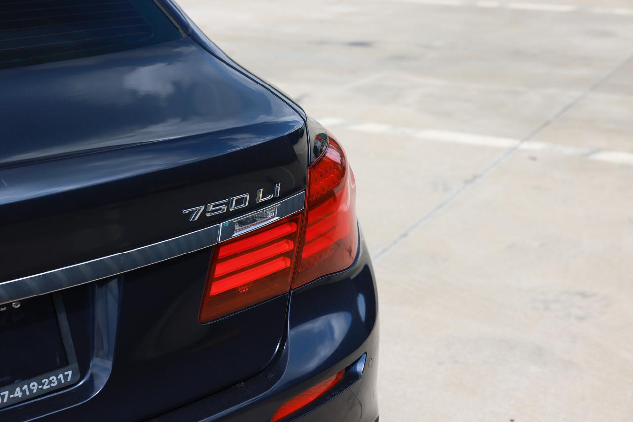 BMW 750Li  2014