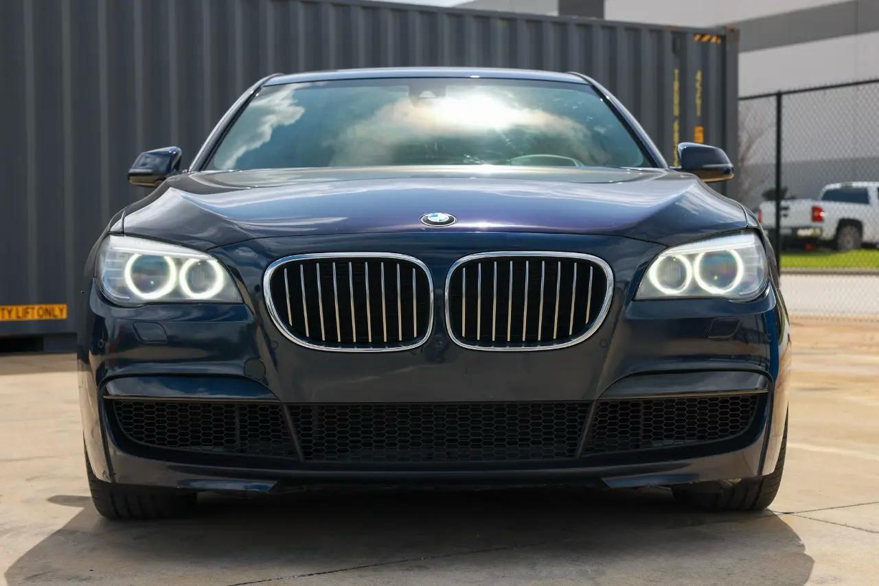 BMW 750Li  2014
