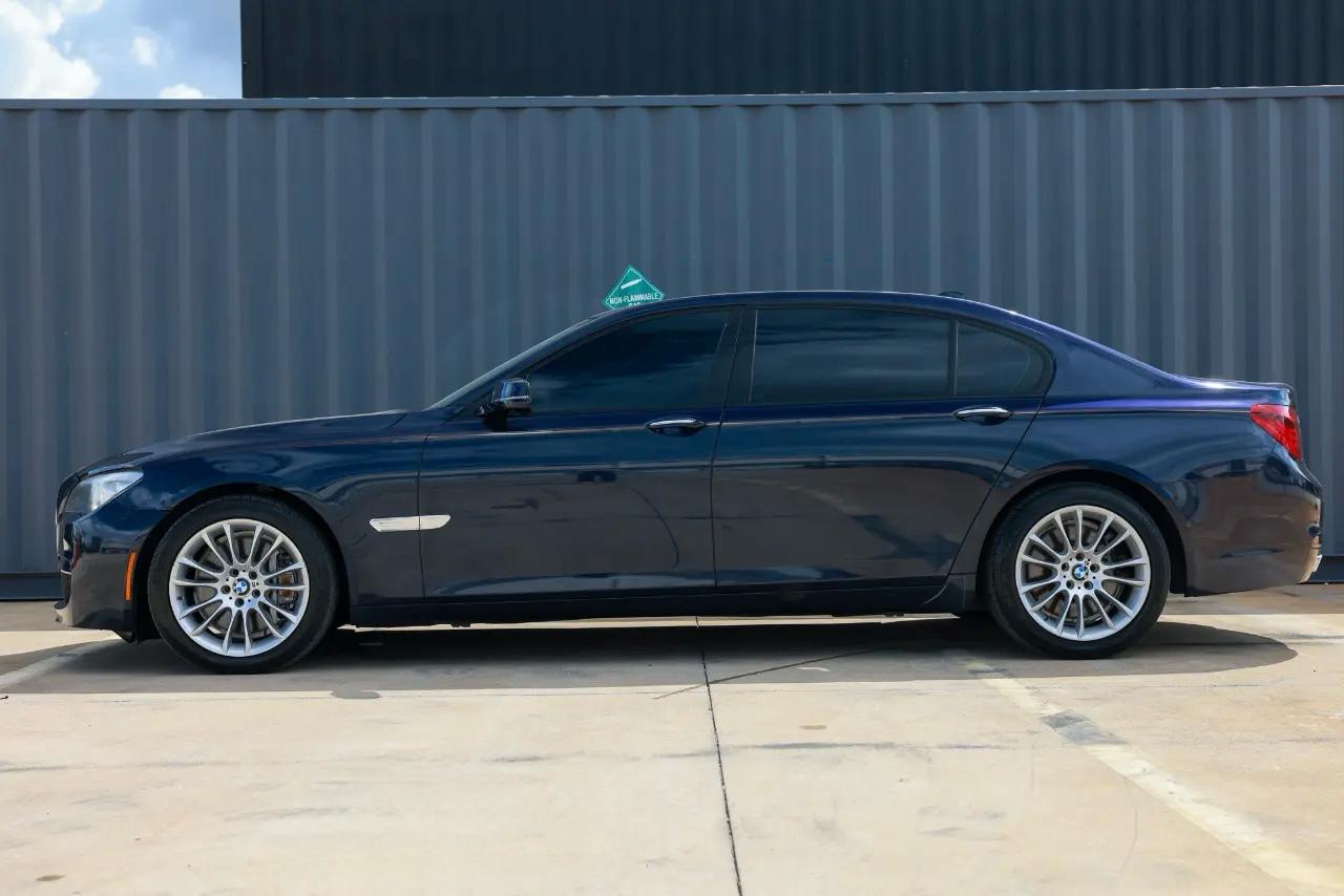 BMW 750Li  2014