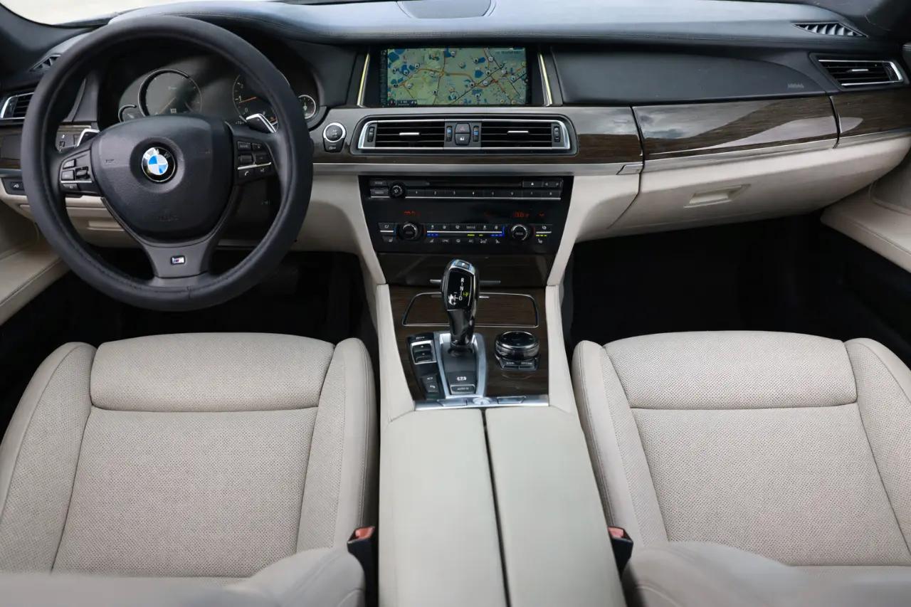 BMW 750Li  2014