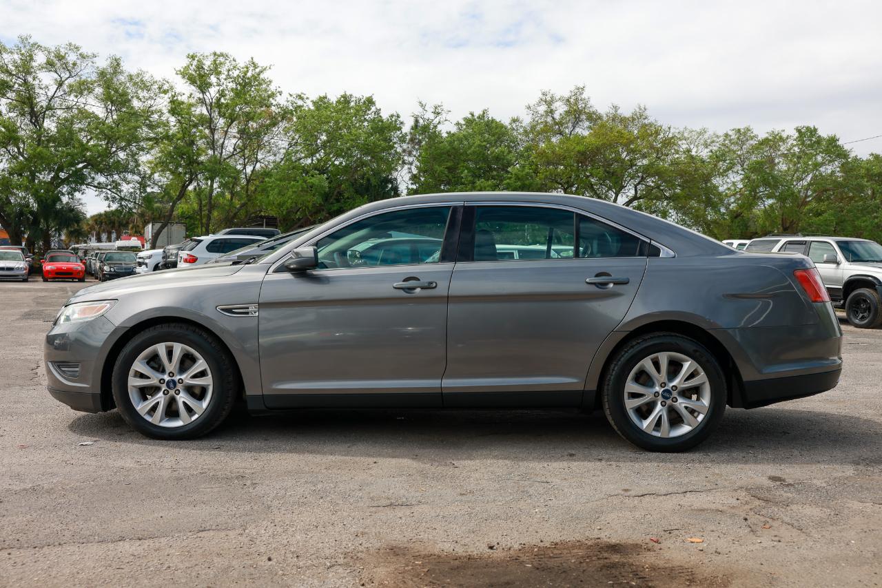 Ford Taurus  2012