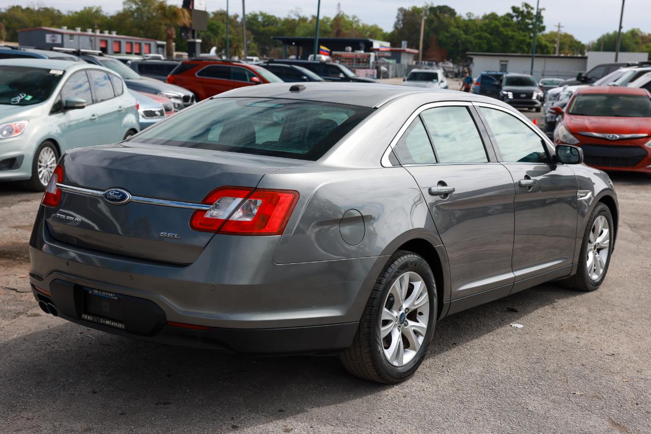 Ford Taurus  2012