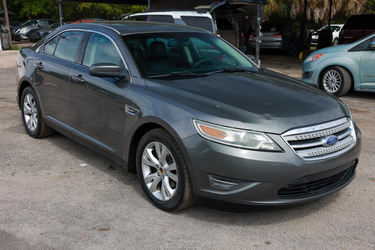 Ford Taurus  2012