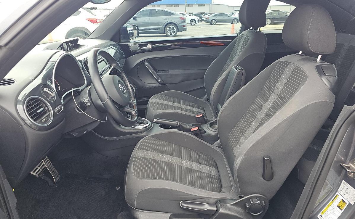 Volkswagen Beetle Coupe  2013