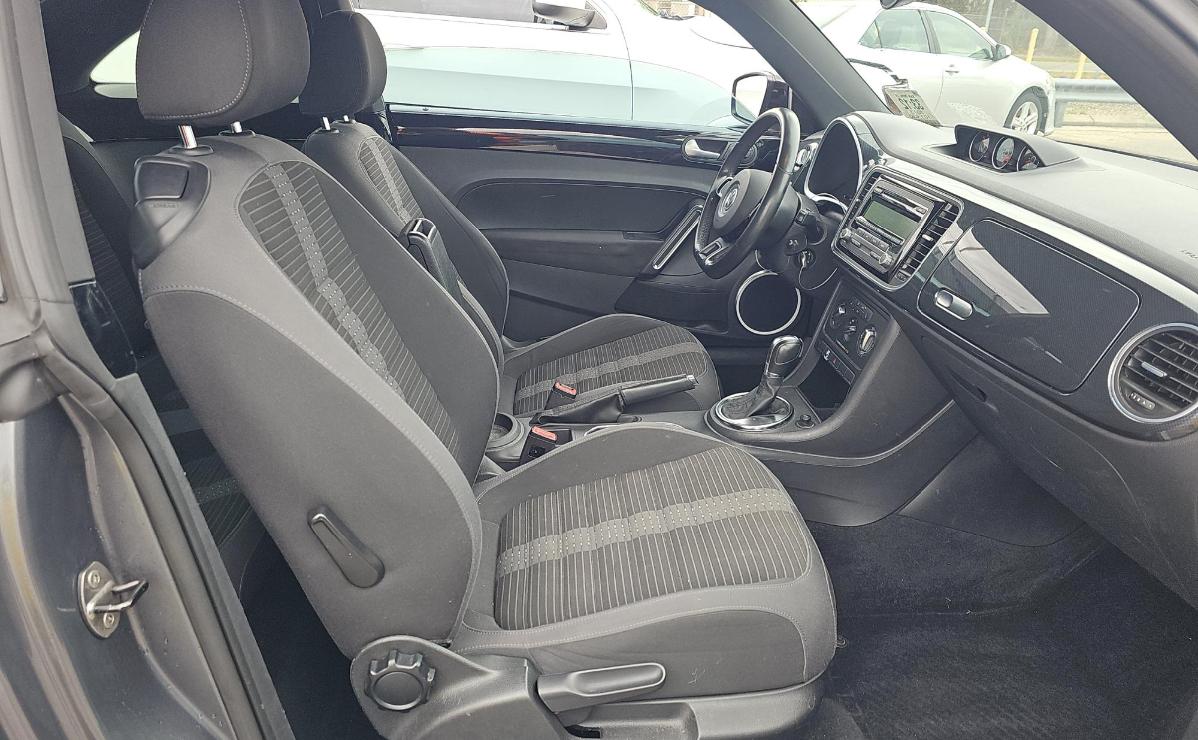 Volkswagen Beetle Coupe  2013