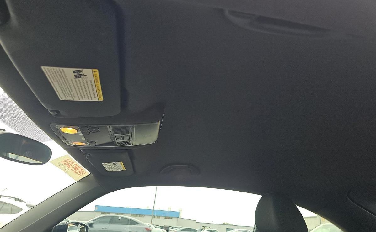 Volkswagen Beetle Coupe  2013