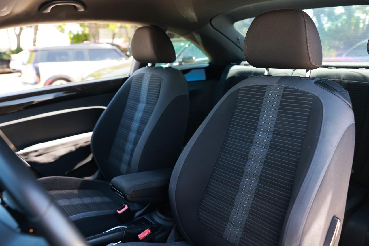 Volkswagen Beetle Coupe  2013