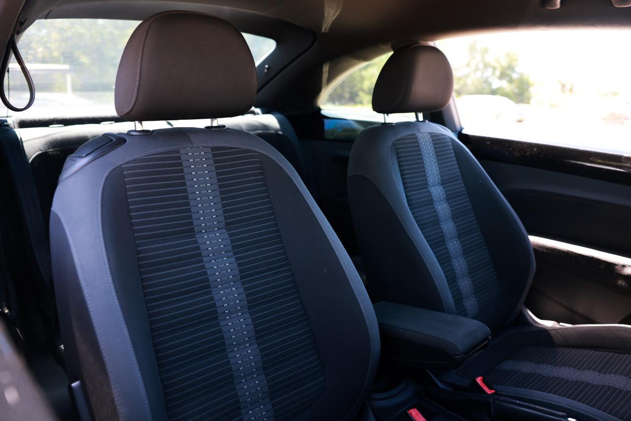 Volkswagen Beetle Coupe  2013