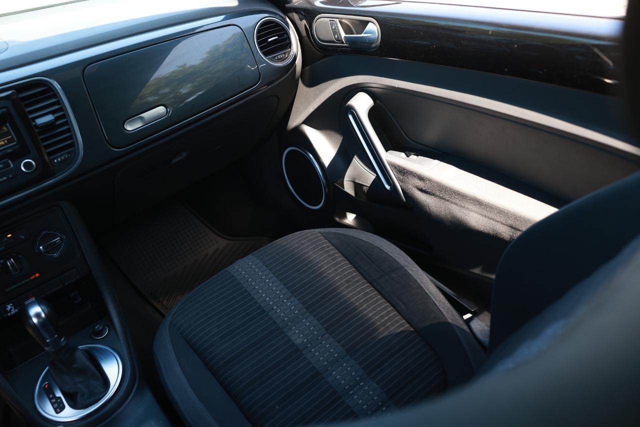 Volkswagen Beetle Coupe  2013